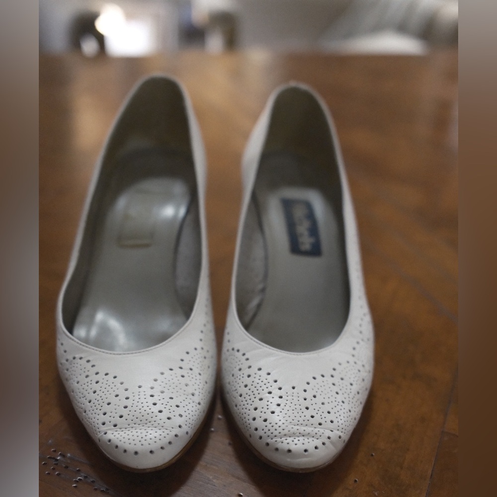 Nickels Italian White Women's Heel with Perforated Design